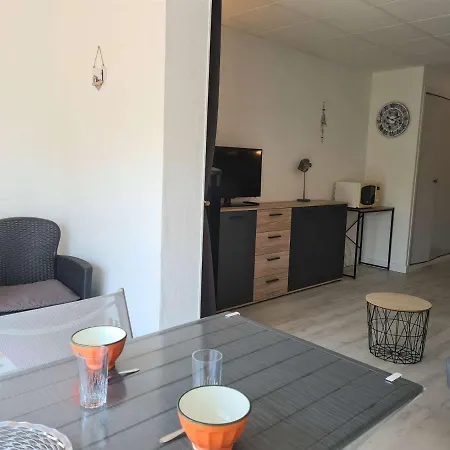 Apartment Renove A 50m De La Du Mole Avec Parking Prive - Fr-1-249-398 *